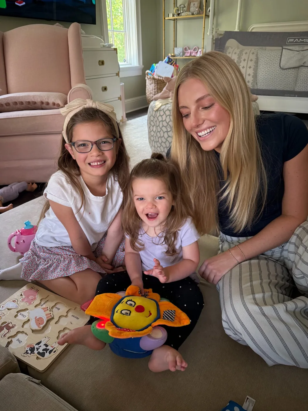 Isa with her sister Olivia and Kristen Cain